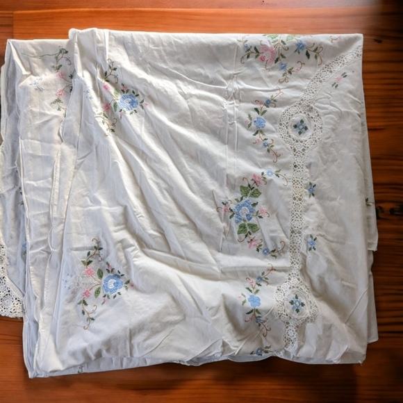 Vintage Other - Vintage Embroidered Tablecloth 110"x60" Appliqued Crossstitch Flowers & Lace